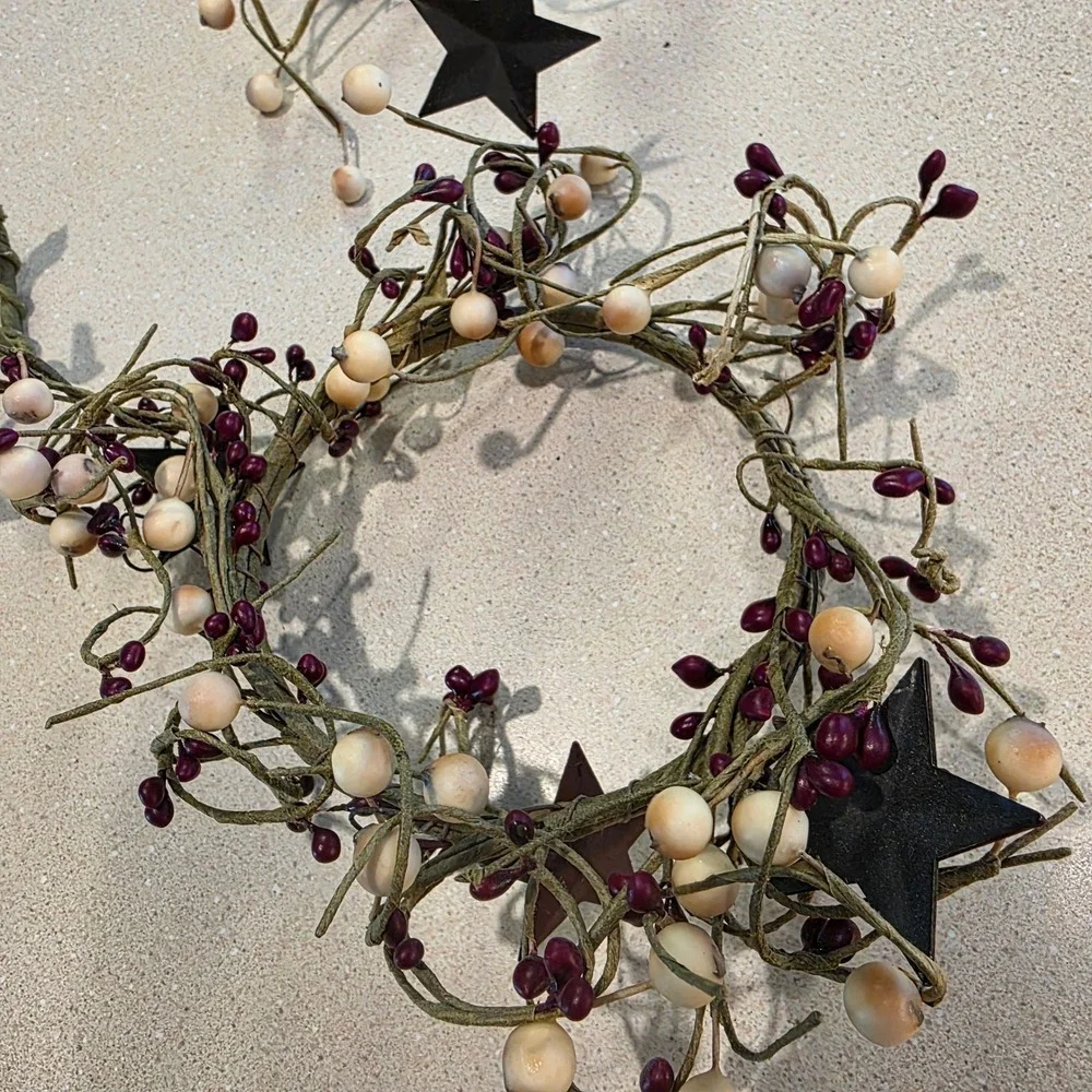 Pip Berry 9' Garland, Candle Rings Set Red Cream Rustic Primitive Christmas Star